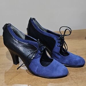 AEROSOLES Blue and Black Vintage Heels